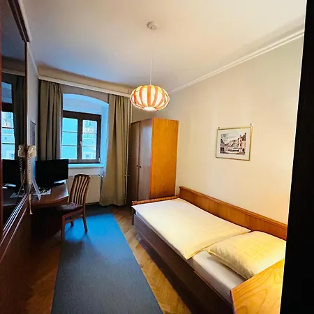 Hotel-garni Goldenes Kreuz 3*