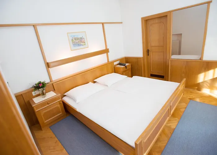 Hotel Hotel-garni Goldenes Kreuz Grein