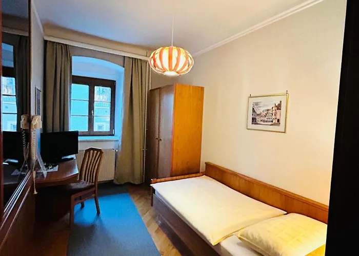 Hotel-garni Goldenes Kreuz 3*
